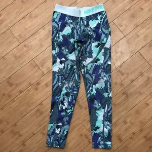 Nike pro hyperwarm leggings capris